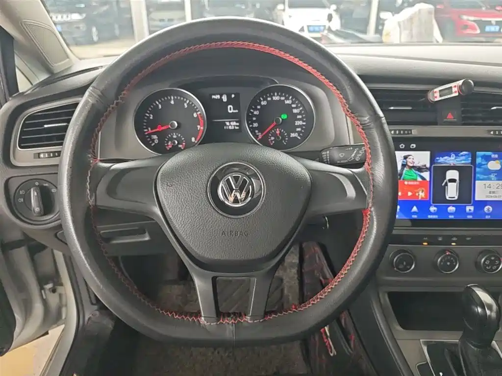 Volkswagen Golf 2015 — фото 11