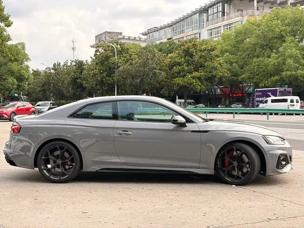 Audi RS 5 2025
