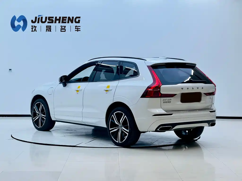 Volvo XC60 PHEV 2020 — фото 2
