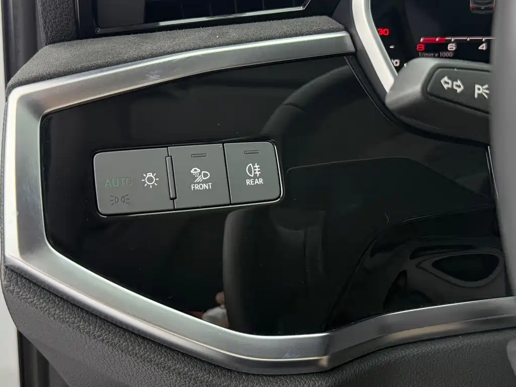Audi Q3 2023 — фото 19
