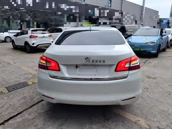 Peugeot 408 2015