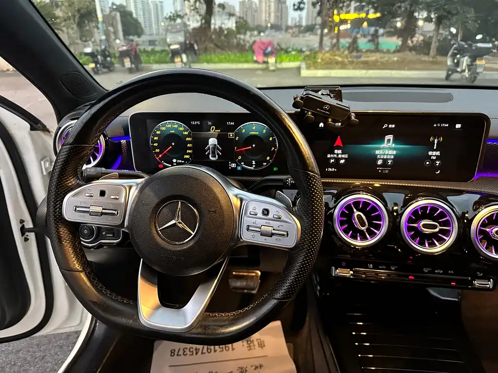 Mercedes-Benz A-Class 2021 — фото 16