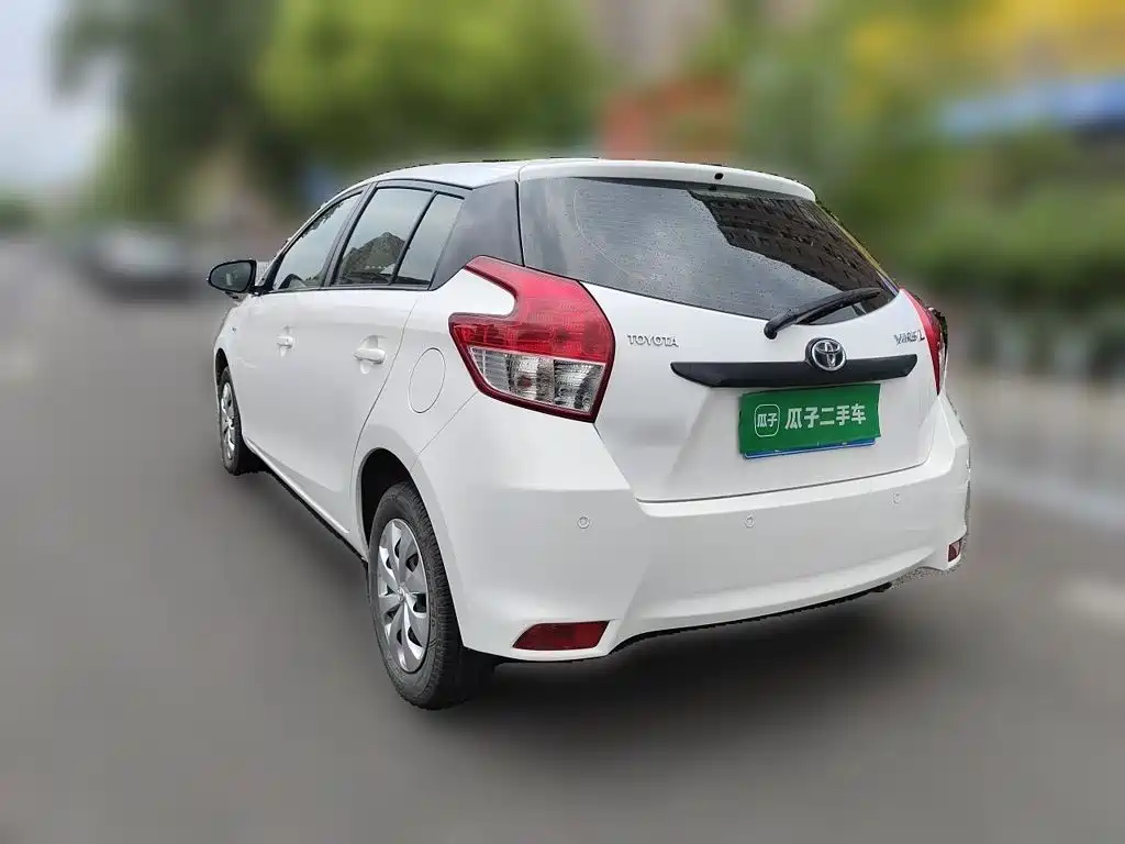 Toyota Yaris L 2015