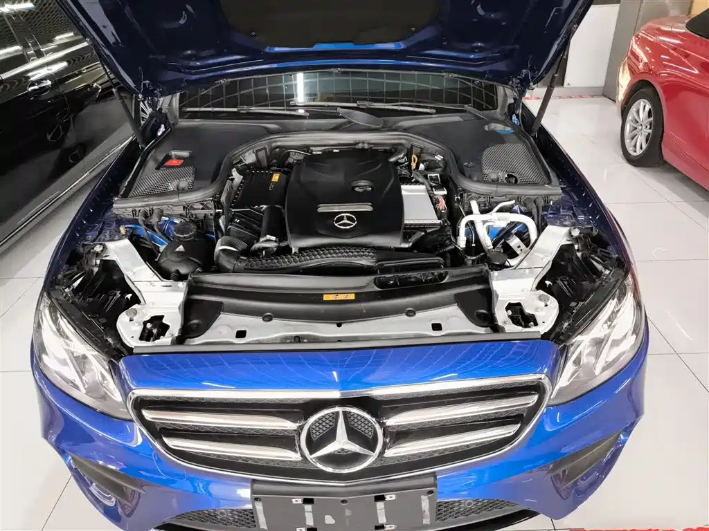 Mercedes-Benz E-Class 2018 — фото 20