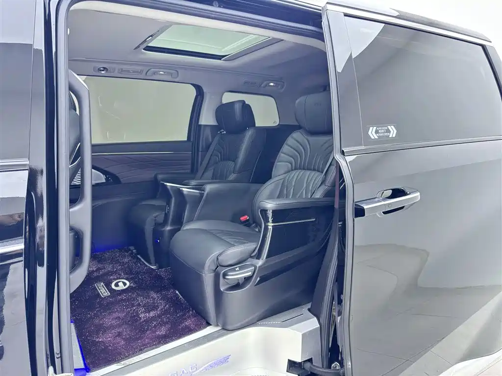 GAC Motor Trumpchi M8 2023 — фото 18