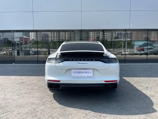 Porsche Panamera 2024