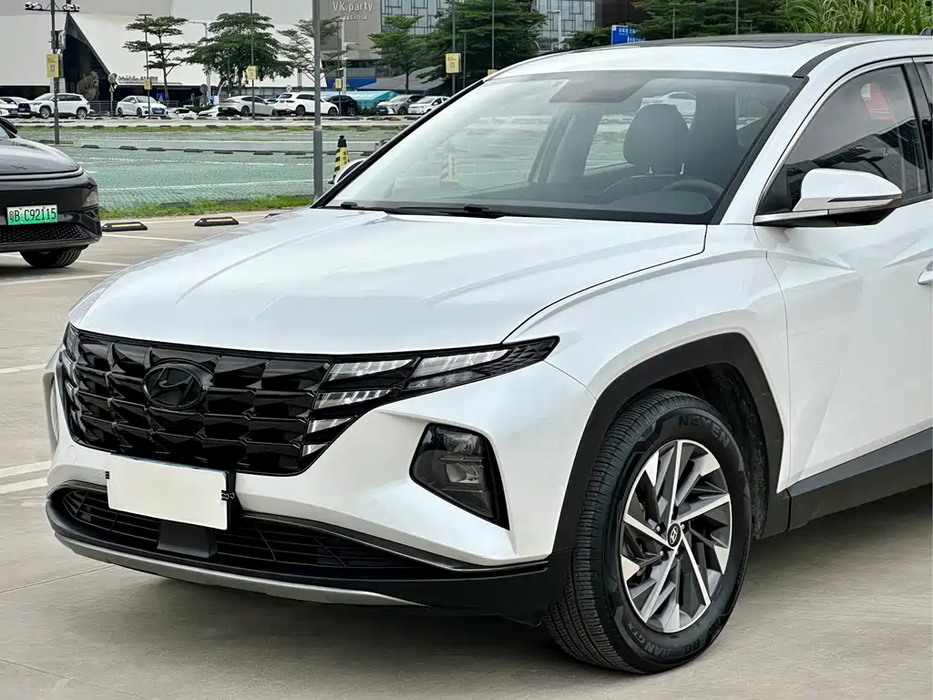 Hyundai Tucson 2023 — фото 8