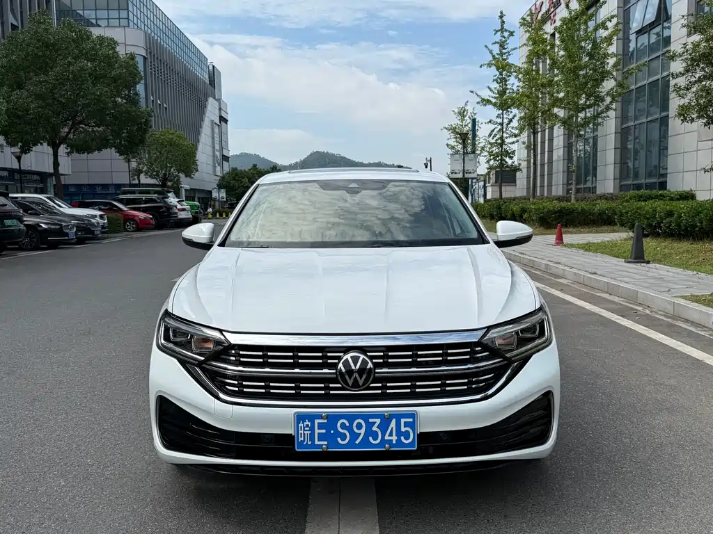 Volkswagen Sagitar 2024