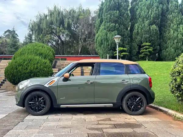 MINI Countryman 2016