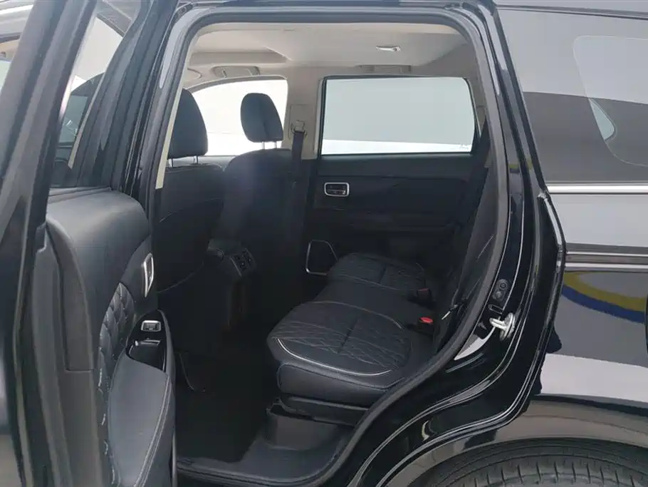 Mitsubishi Outlander 2021 — фото 11