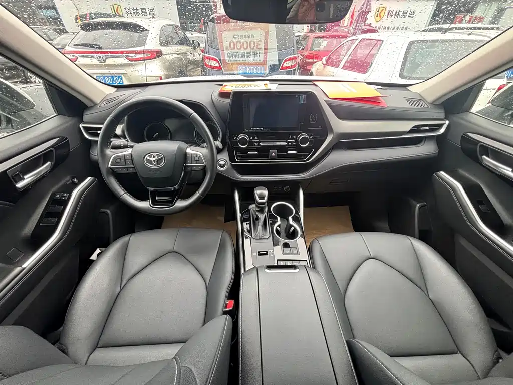 Toyota Highlander 2024 — фото 10
