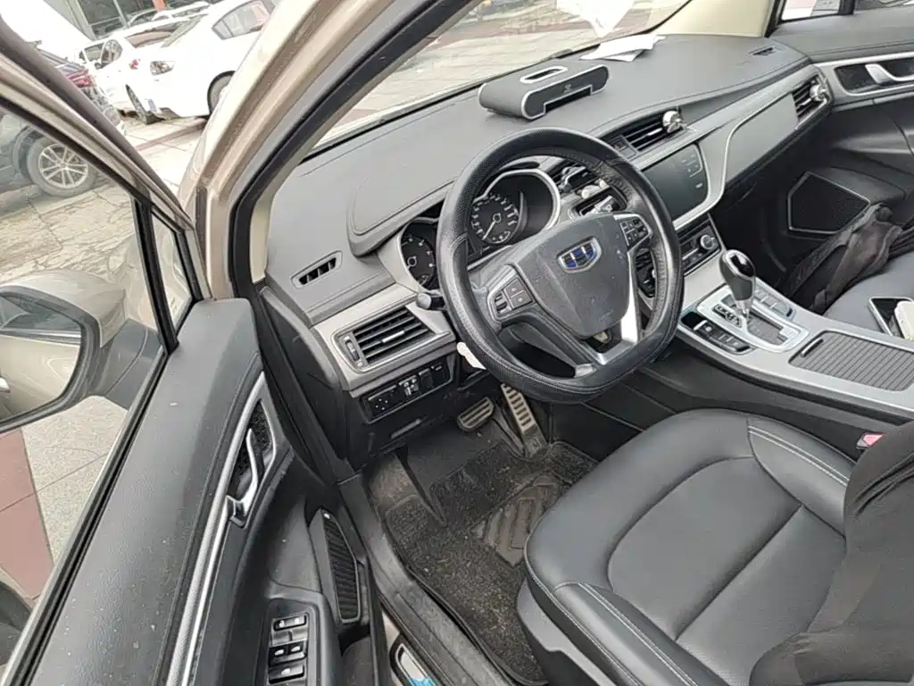 Geely Emgrand GS 2018 — фото 16