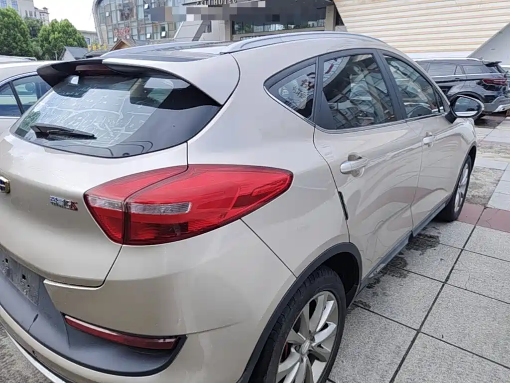 Geely Emgrand GS 2018 — фото 7