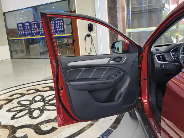Roewe RX5 2016