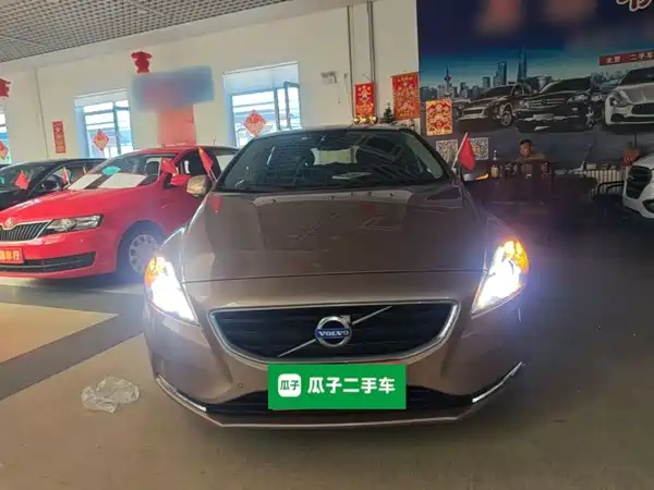 Volvo V40 2015