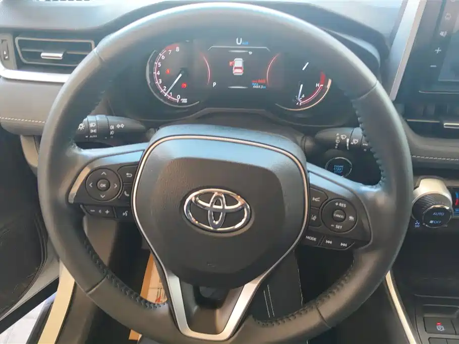 Toyota RAV4 2020 — фото 15