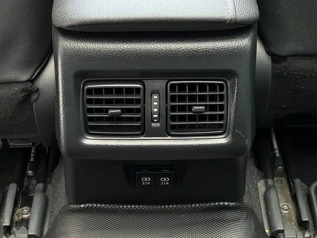 Toyota Camry 2020 — фото 16