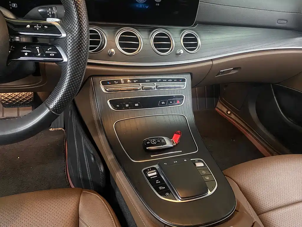 Mercedes-Benz E-Class 2023 — фото 8