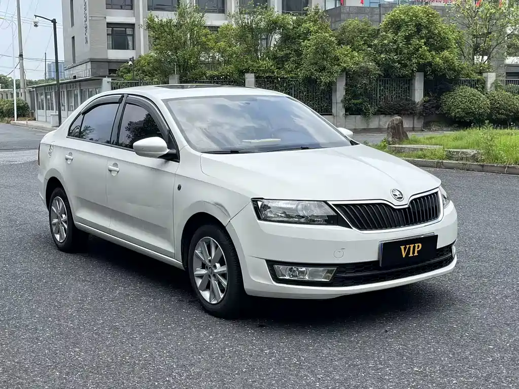 Skoda Rapid 2016 — фото 2