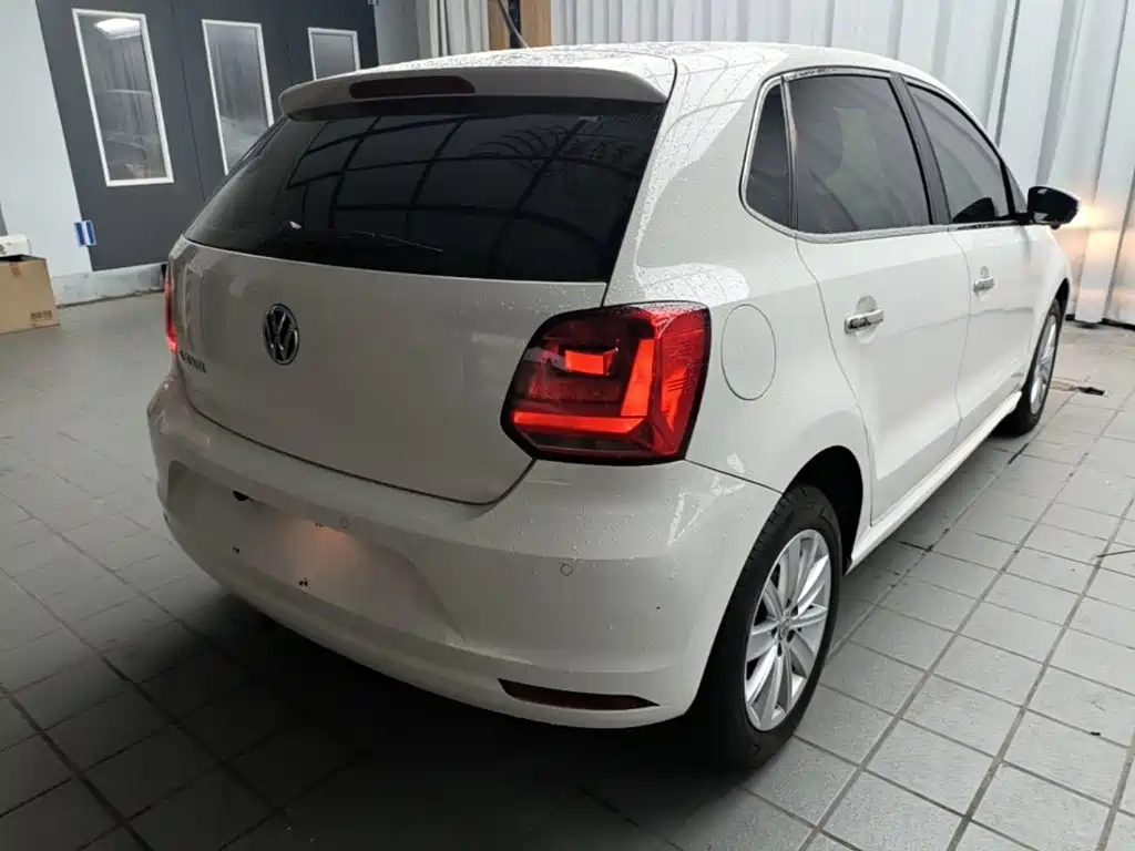 Volkswagen Polo 2015