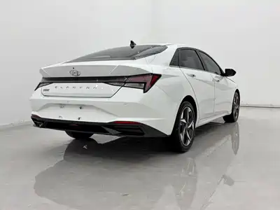 Hyundai Elantra 2022