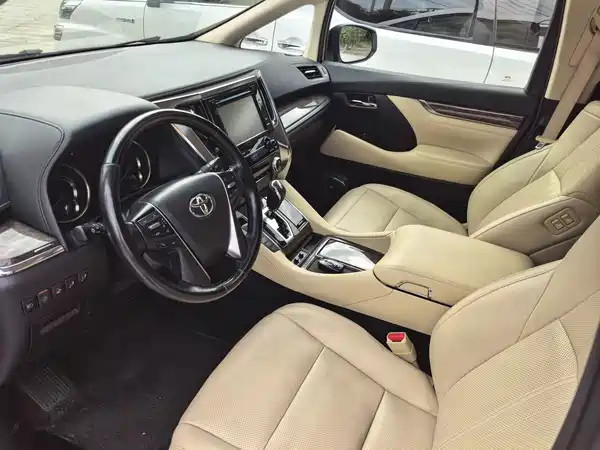 Toyota Alphard 2019