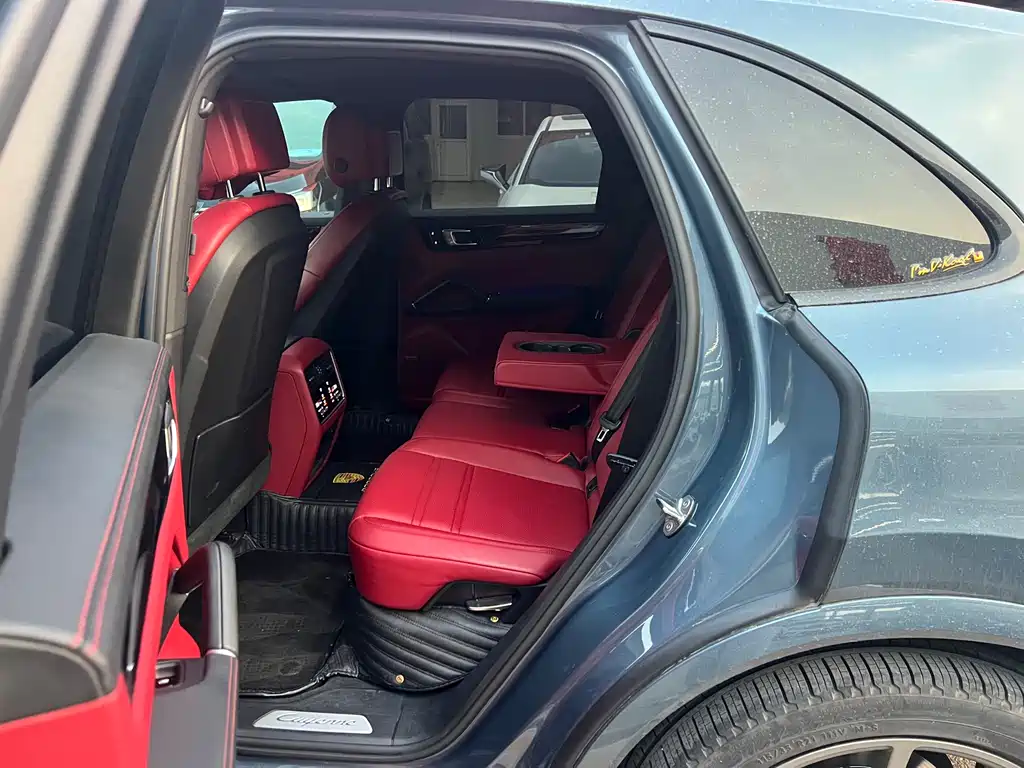Porsche Cayenne 2019 — фото 10