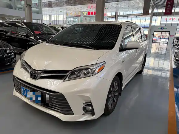 Toyota Sienna 2015