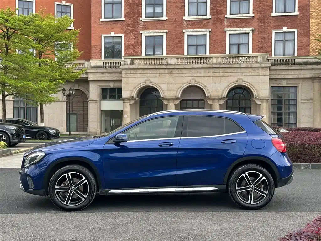 Mercedes-Benz GLA 2018 — фото 11