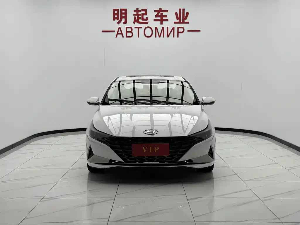 Hyundai Elantra 2023