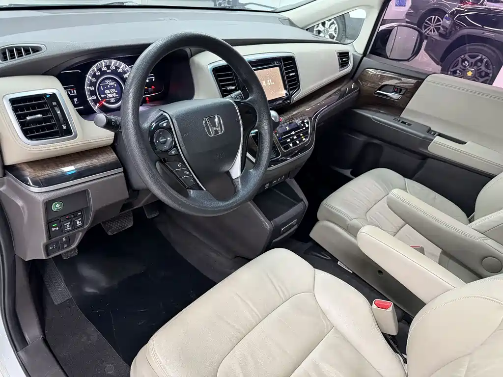 Honda Odyssey 2017 — фото 11