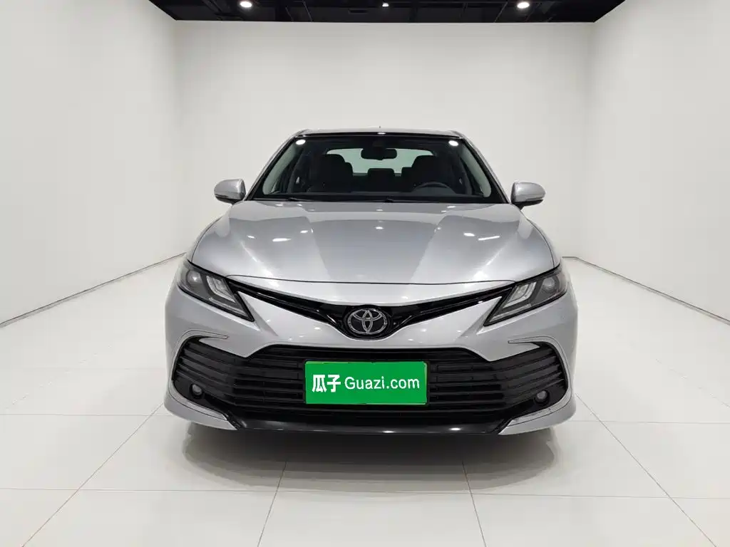 Toyota Camry 2021 — фото 2