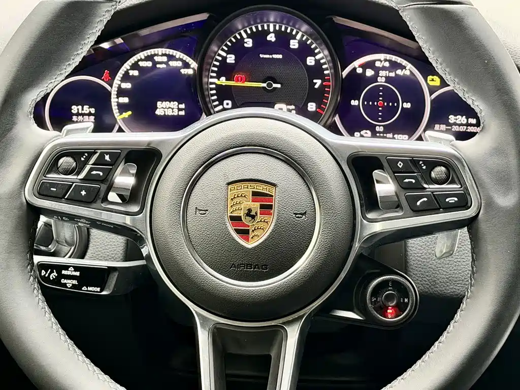 Porsche Cayenne New Energy 2022 — фото 11