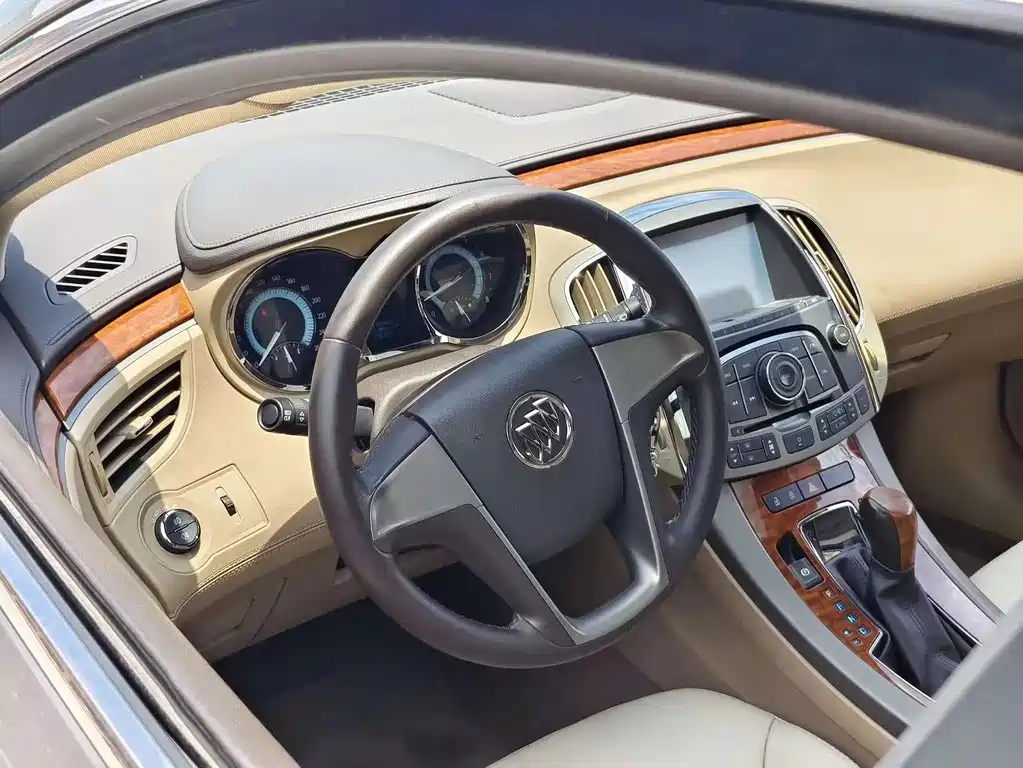 Buick LaCrosse 2012 — фото 12