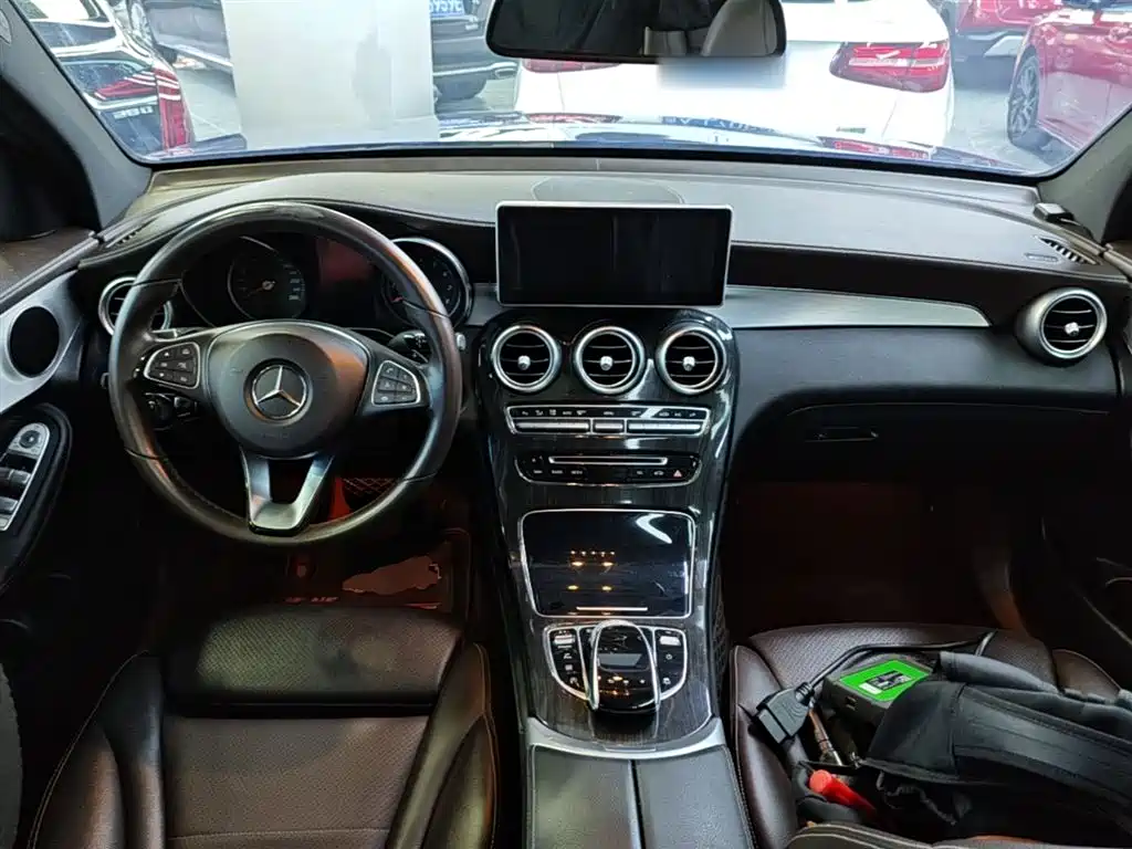 Mercedes-Benz GLC 2018 — фото 10