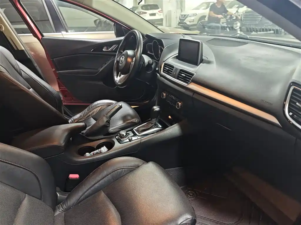 Mazda 3 Axela 2015 — фото 13