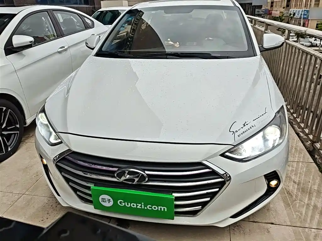 Hyundai Elantra 2018 — фото 3