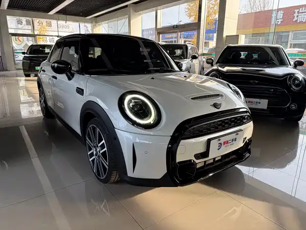 MINI MINI 2023