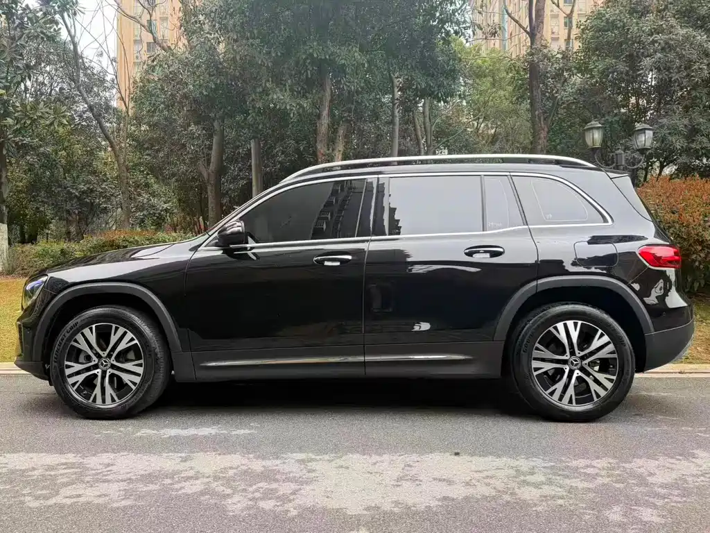 Mercedes-Benz GLB 2025 — фото 3