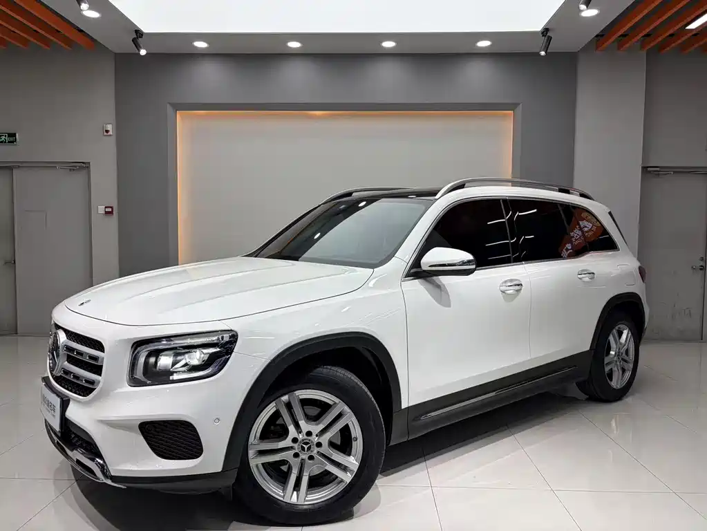 Mercedes-Benz GLB 2022 — фото 1
