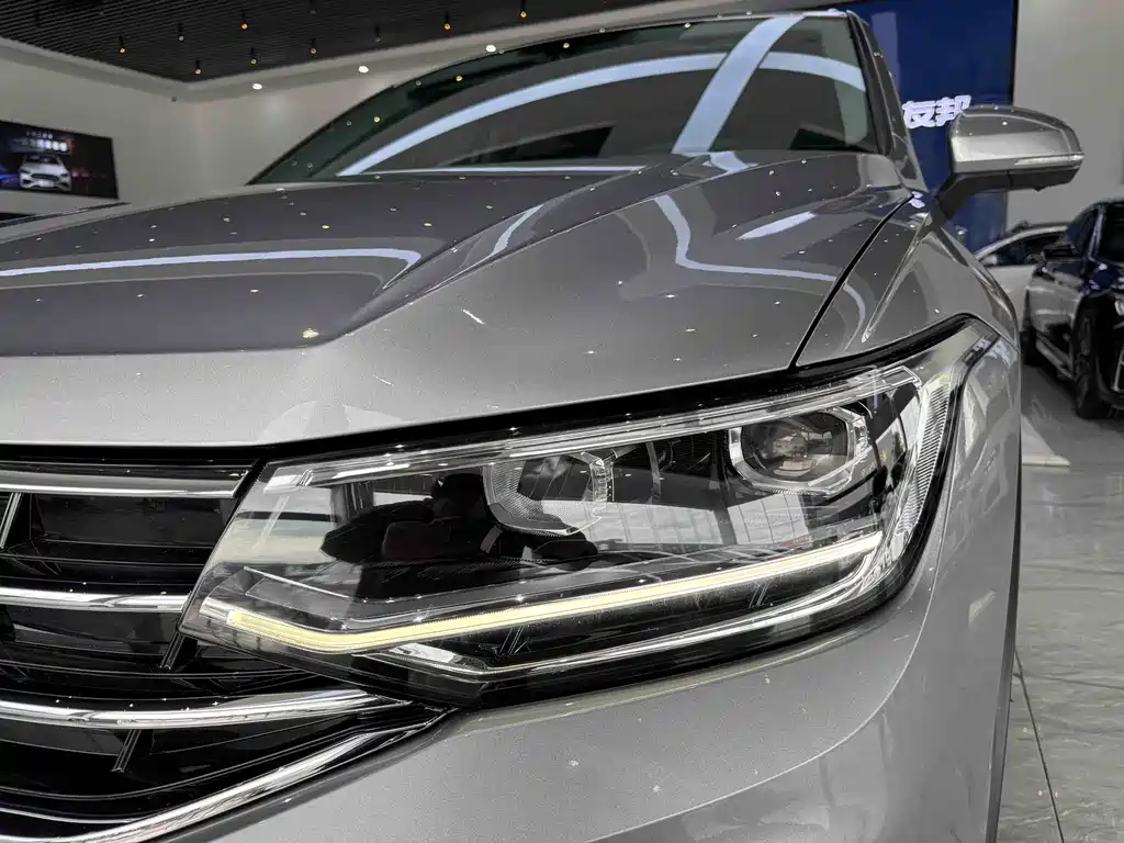 Volkswagen Tiguan L 2022 — фото 13