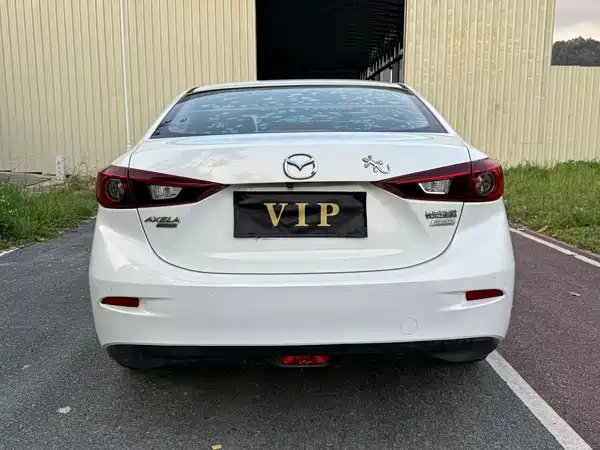 Mazda 3 Axela 2016