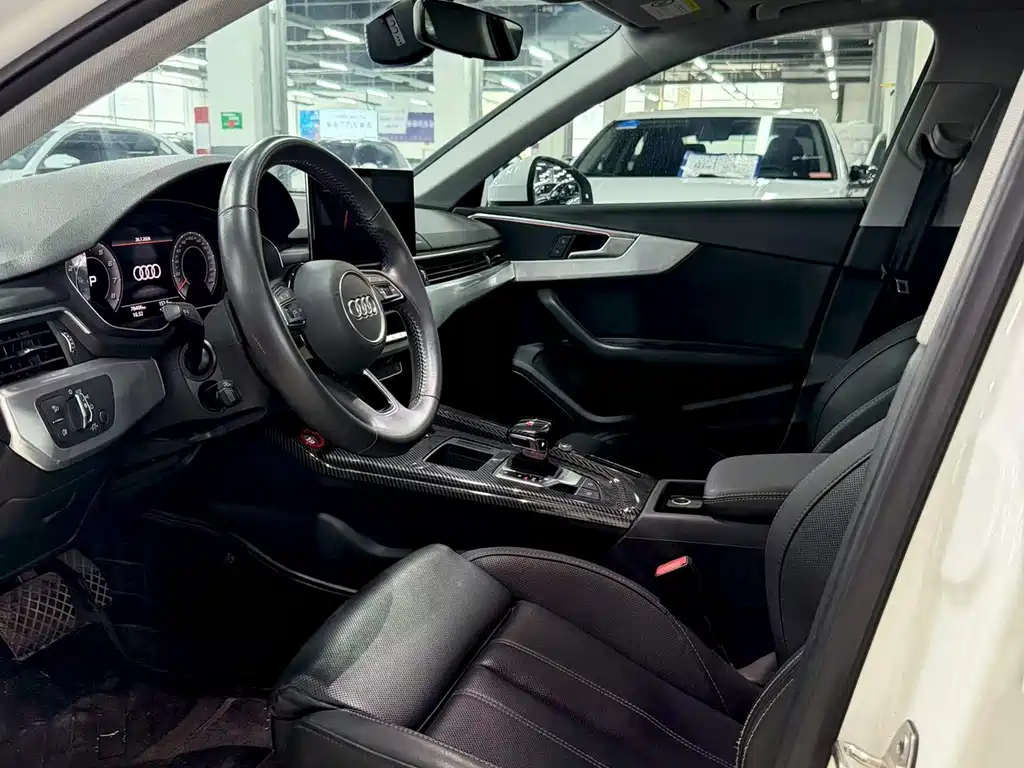 Audi A4L 2021