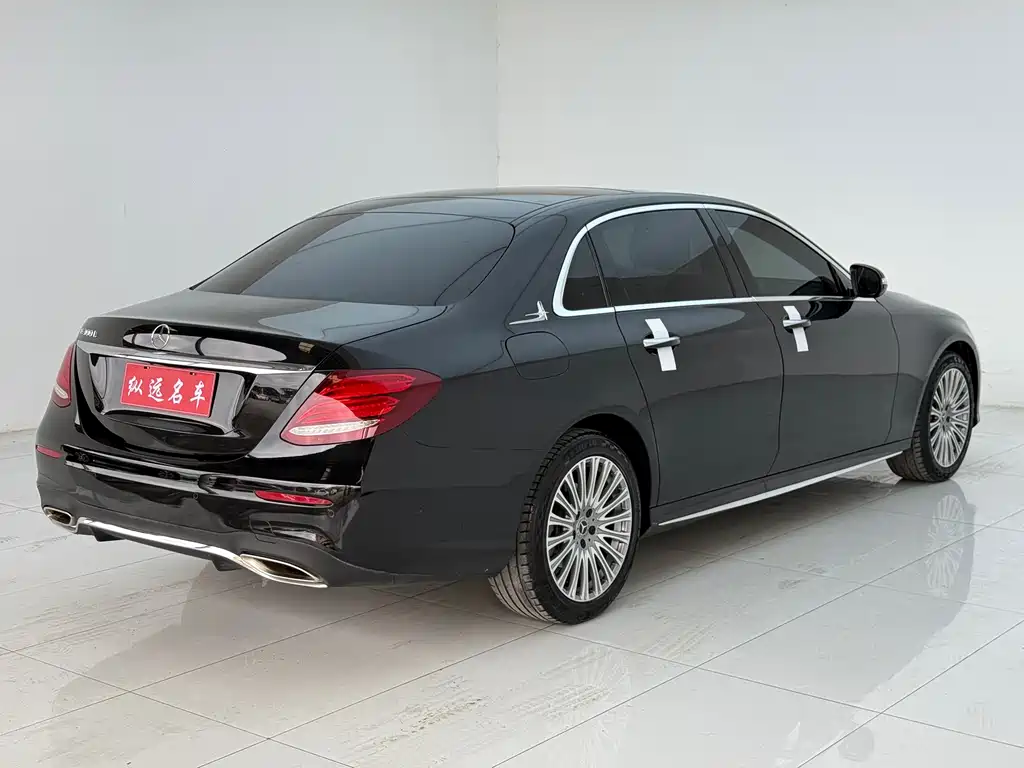 Mercedes-Benz E-Class 2020 — фото 19