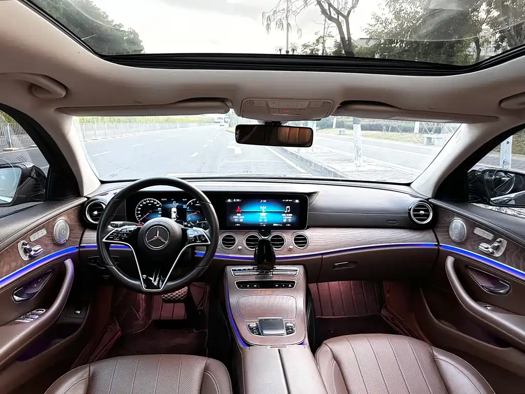 Mercedes-Benz E-Class 2022 — фото 12