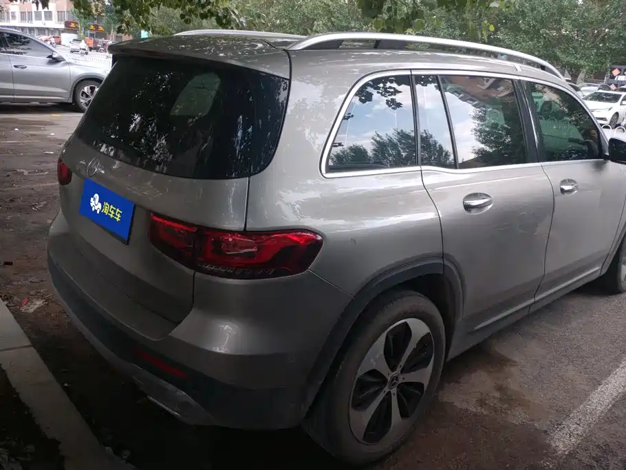 Mercedes-Benz GLB 2023