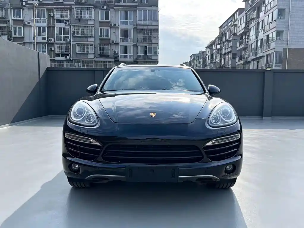 Porsche Cayenne 2012 — фото 2