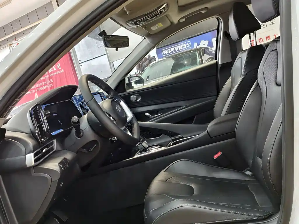 Hyundai Elantra 2022 — фото 10