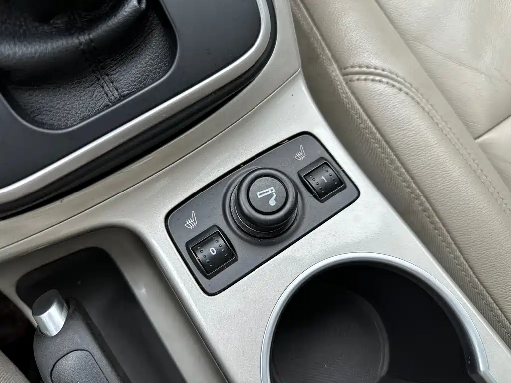 Ford Kuga 2013 — фото 19