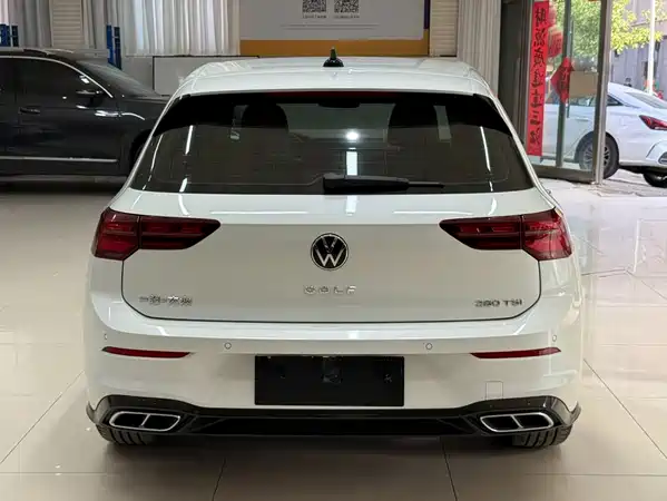 Volkswagen Golf 2024